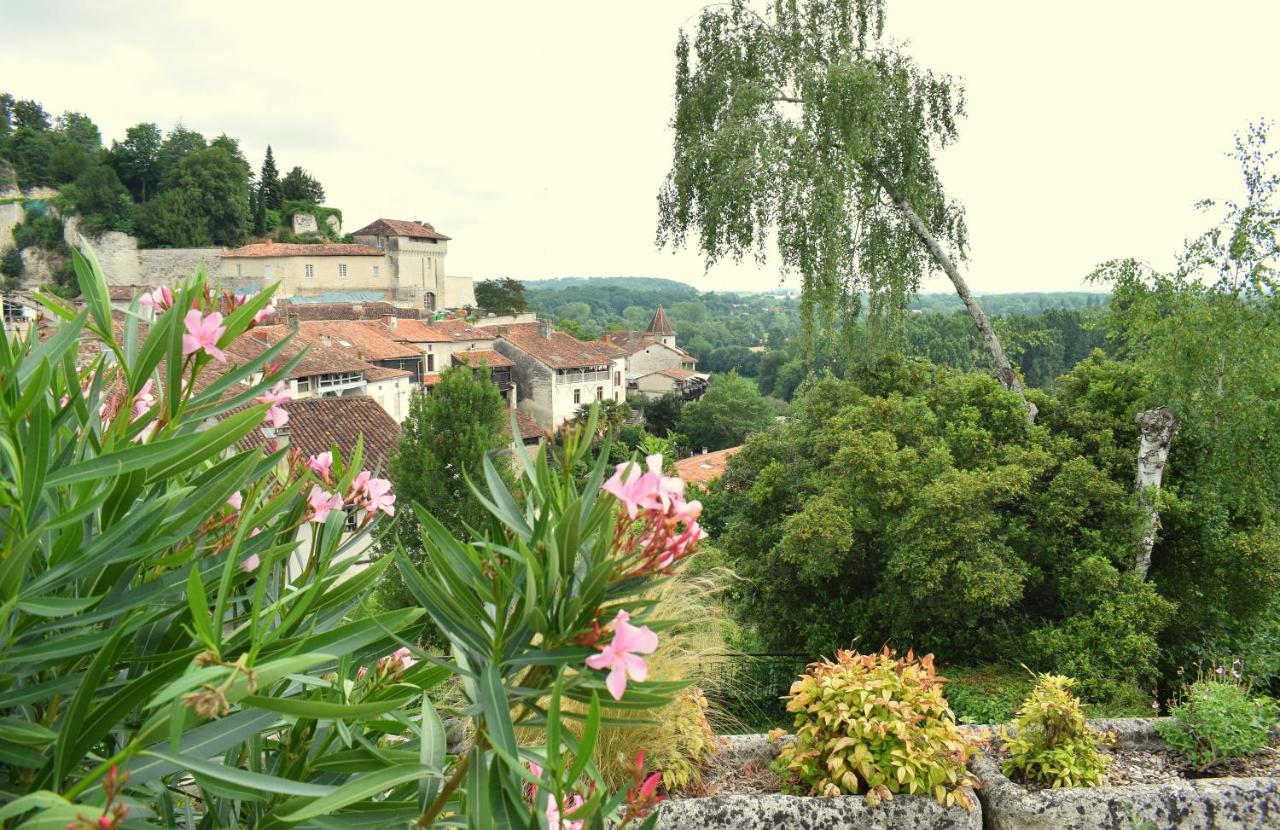 La Maison Du Tourniquet Aubeterre-sur-Dronne Exteriör bild
