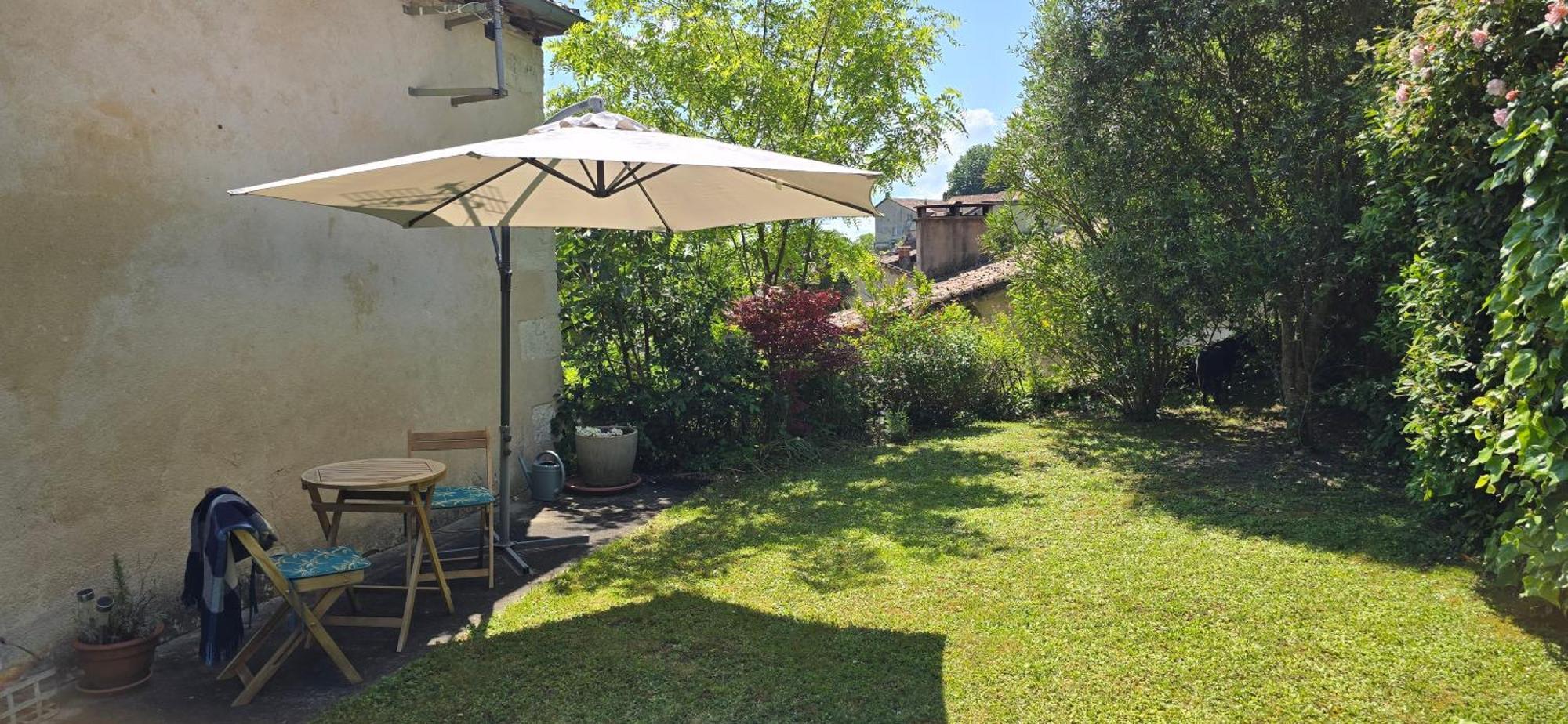 La Maison Du Tourniquet Aubeterre-sur-Dronne Exteriör bild
